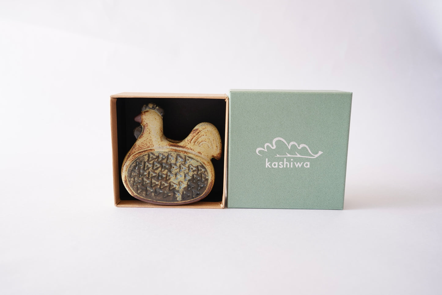 Vase A small chicken