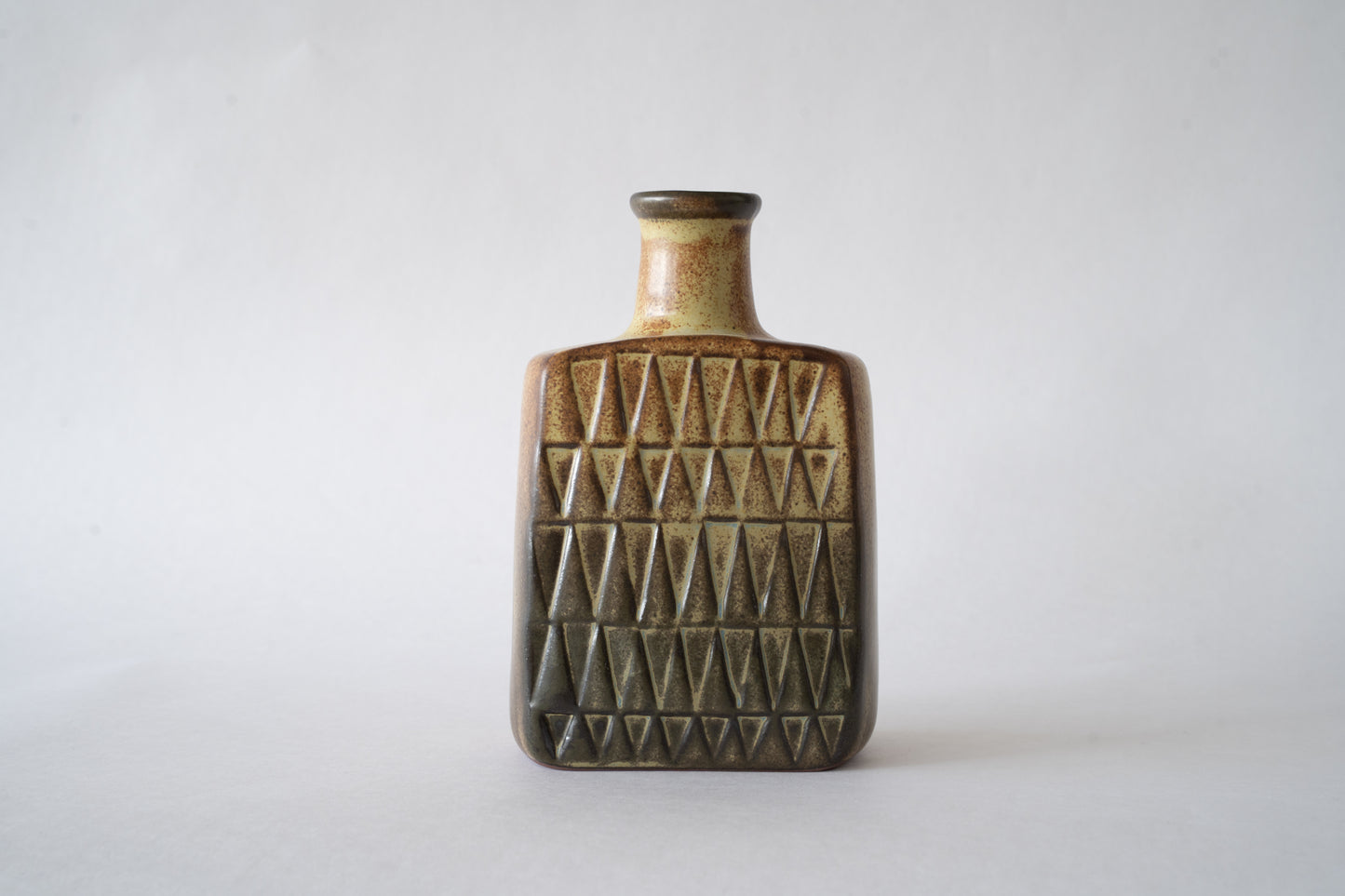 triangle and bird relief　