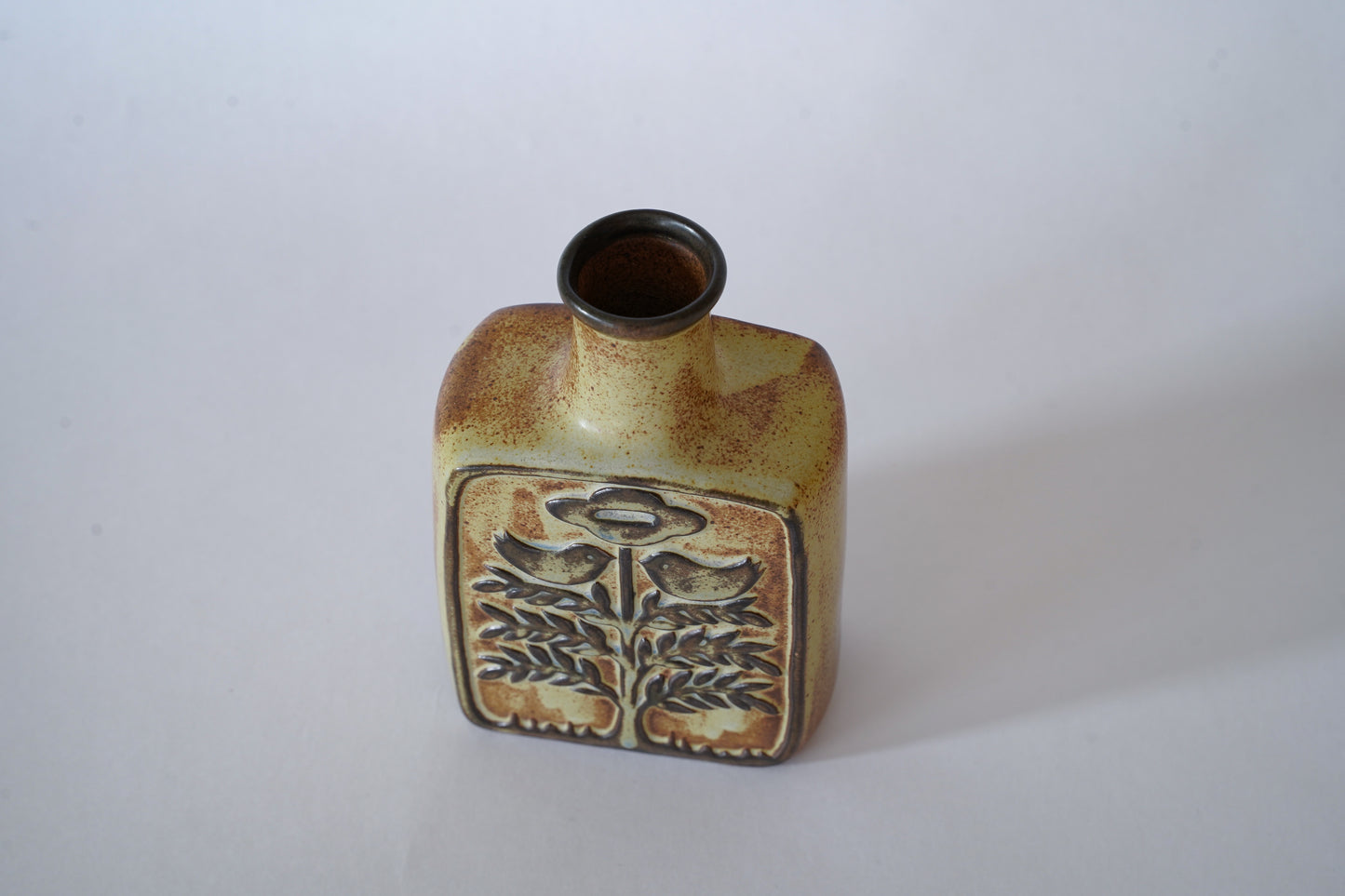 triangle and bird relief　