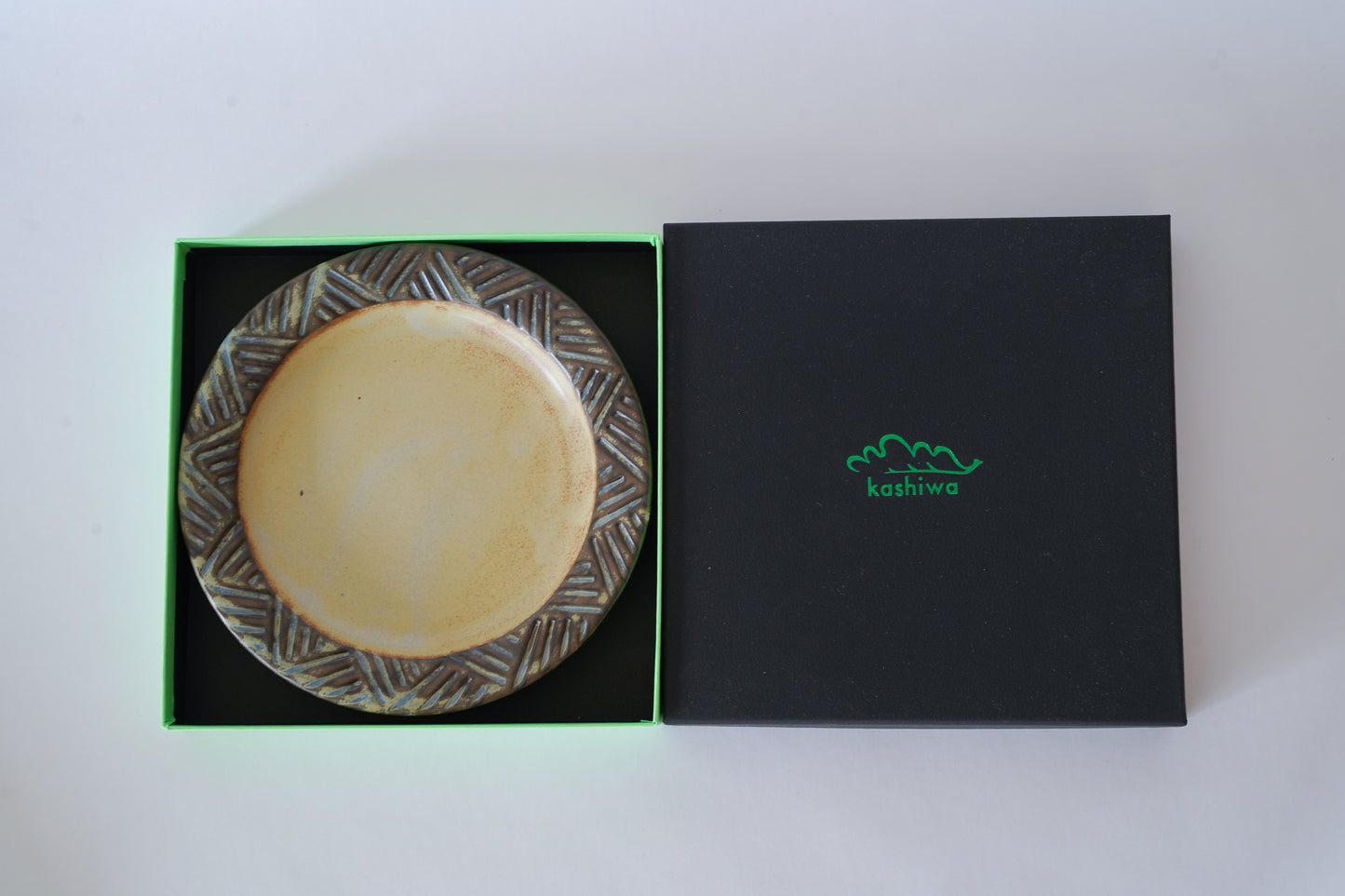 かしわ窯 | 窯垣の小径シリーズ  皿（M）
