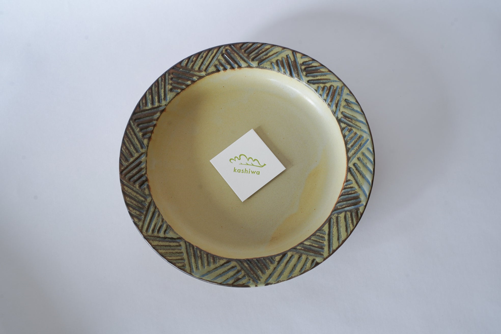 かしわの小皿 かしわ窯 | 窯垣の小径シリーズ 皿（L） – Masukichi -Pottery